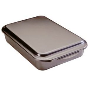 Nordic Ware Classic Metal 9x13 Covered Cake Pan